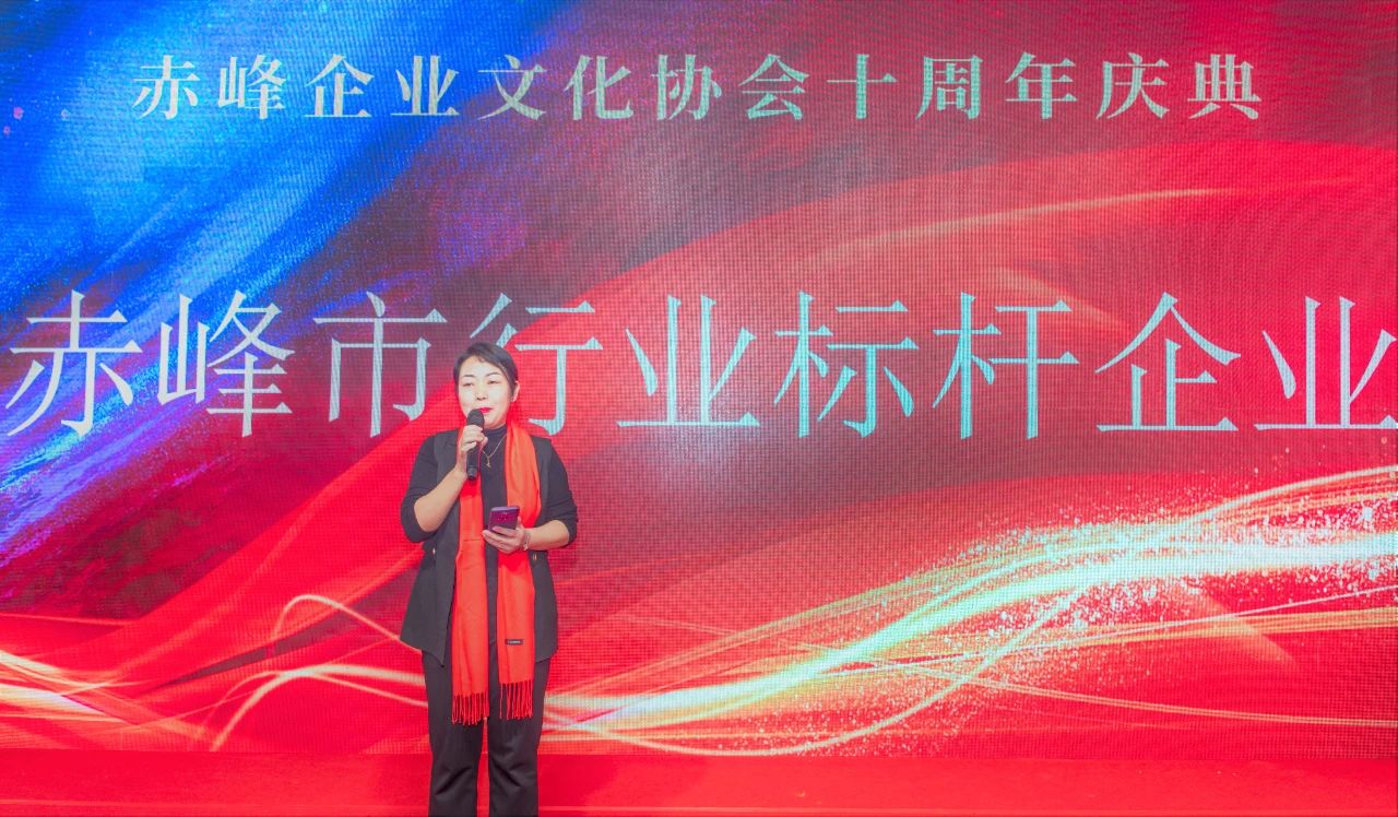 潘洪艳.jpg